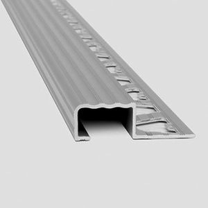 Nariz Grada Alum. Cromo Mate 1994 2500x20x10
