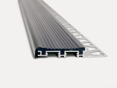 Nariz Grada Alum/PVC Negro 3924 2500x30x10xmm - Imagen 6