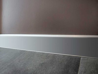 Guardapolvo Aluminio Apolo Cromo Mate 2073 2500x70x10mm - Imagen 7