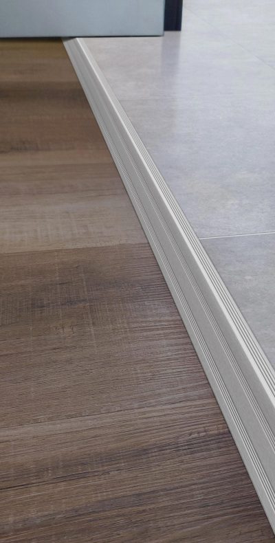 Perfil Ramp Aluminio Cromo Mate 2271 2000x49,85xx11mm - Imagen 3